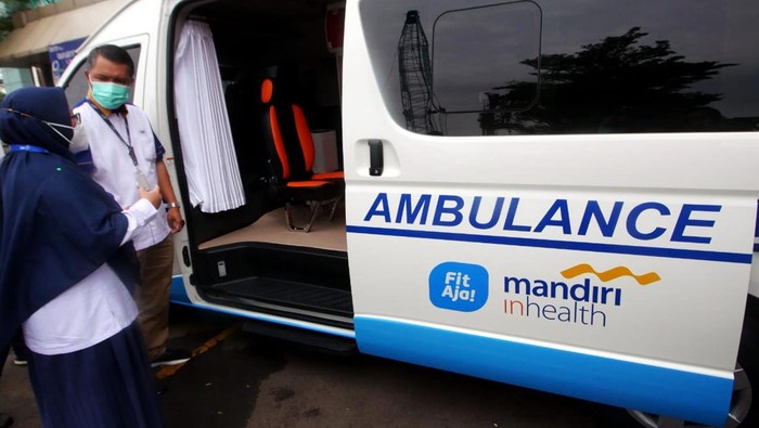 PT Asuransi Jiwa Inhealth Indonesia (Mandiri Inhealth) menyalurkan satu unit mobil ambulans melalui program CSR. Ambulans diterima langsung oleh Dirut RS Pelni.
