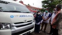 Penyerahan bantuan ambulans dilakukan di RS Pelni, Jakarta, Kamis (30/12).