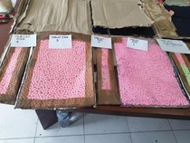 Ciri-ciri Pengirim Paket Berisi 448 Butir Ekstasi di Pool Bus Pelangi Medan
