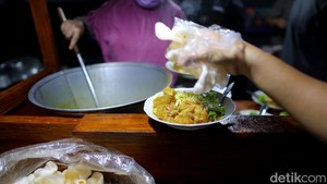 Wow! Tahu Campur Pak Sadak Habiskan 50 Kg Kikil Setiap Hari