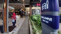 Berbeda dengan rest area lainnya, Resta Pendopo 456 memiliki penampilan yang megah. (Rachman Haryanto)
