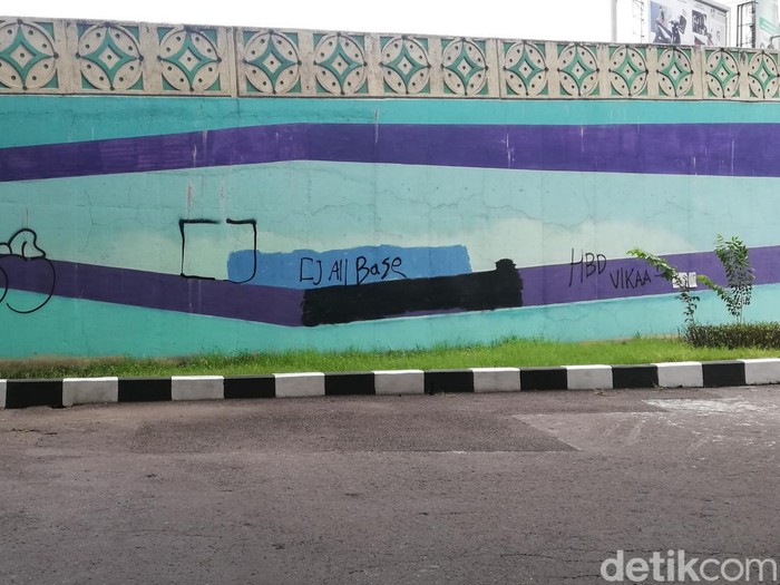 Vandalisme di overpass Manahan Solo, Kamis (30/12/2021).