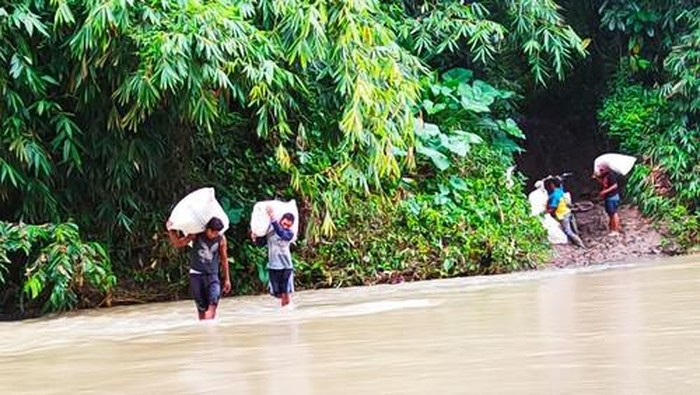 Warga Desa Nangela Kesulitan Bantuan Medis Imbas Jembatan Hancur, Yuk Bantu!