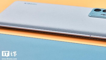 Xiaomi 12 dimodali Snapdragon 8 Gen 1 dengan RAM LDDR5 dan ROM UFC 3.1. Foto: Xiaomi