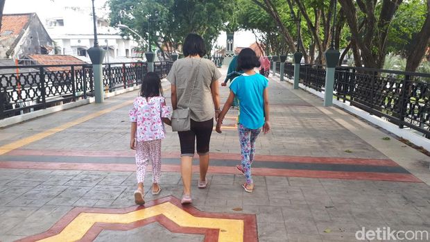 alun-alun gresik