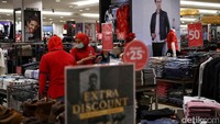 Pantauan di lapangan diskon potongan harga dari 50 persen hingga 70 persen.