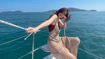 10 Potret Baifern Luevisadpaibul Happy dan Seksi Liburan di Phuket