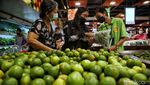 Akhir Tahun Harga-harga Naik, Supermarket Tetap Ramai