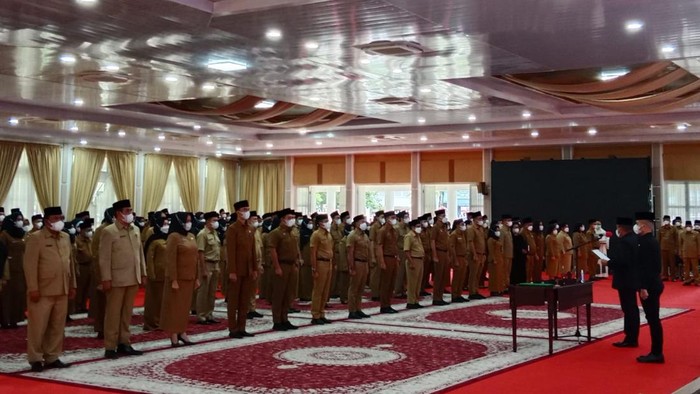Edy lantik pejabat di Sumut (Arfah-detikcom)