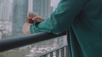 Sebelum sakit, Robby termasuk orang yang sangat aktif. Berolahraga hingga ngopi di kafe menjadi rutinitas yang kerap dilakukan Robby.Foto: Instagram/robbypurba