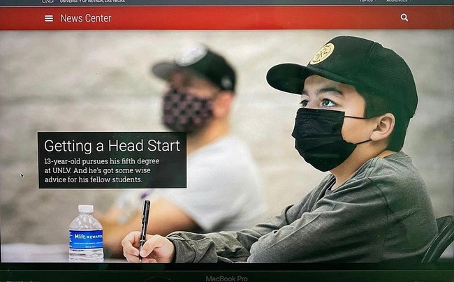 Sebelum kuliah di universitas tersebut, ia sudah menyelesaikan empat gelar D3. Terdengar sangat padat untuk anak remaja yang biasanya lebih suka bermain tapi Jack mengaku memang suka belajar.Foto: Instagram @jack.rico