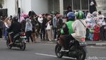 Jalan Asia Afrika Bandung Ramai Jelang Malam Pergantian Tahun