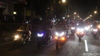Pantauan diakhir di Jalan Tamansari, rombongan pun menuju ke protek rumah deret dan naik ke Lantai 7. Di atas lantai itu terlihat arus lalu lintas di Fly Over Pasupati. Arus lalu lintas juga terpantau ramai lancar di Jalan layang tersebut.