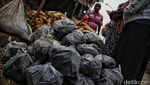 Jelang Malam Tahun Baru, Warga Berburu Seafood di Jakut