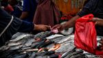 Jelang Malam Tahun Baru, Warga Berburu Seafood di Jakut