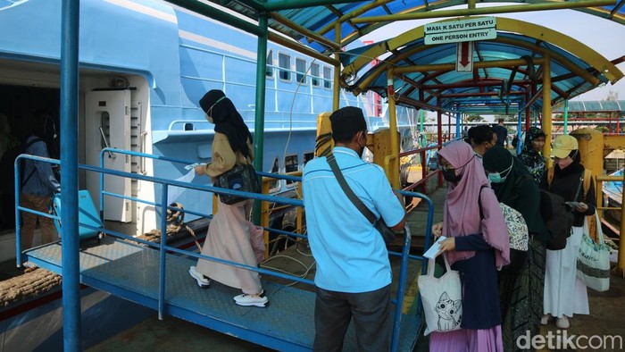 Jelang Pergantian Tahun, Ratusan Wisatawan Datangi Karimunjawa
