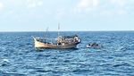 Momen Pengungsi Rohingya Dievakuasi ke Aceh Usai Terombang-ambing di Laut