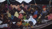 Para pencari suaka Rohingya ini keluar dari Myanmar karena konflik dalam negeri (dok Koarmada I)