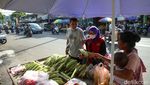 Laris Manis Pedagang Jagung Manis di Pasar Kebayoran Lama
