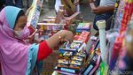 Dekati Pergantian Tahun, Penjual Kembang Api Diserbu Pembeli