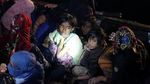 Momen Evakuasi Ratusan Pengungsi Rohingya di Aceh
