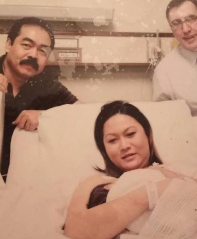 Inul Daratista melahirkan anak laki-laki pertamanya pada tahun 2009. Saat itu Inul memilih menjalani program bayi tabung karena tak kunjung memperoleh keturunan usai menikah bertahun-tahun dengan Adam Suseno. Anak laki-lakinya itu kemudian diberi nama Yusuf Ivander Damares. Foto: Instagram