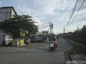 Pramono Janji Tuntaskan Jalan Sejajar Rel Pasar Minggu yang Mangkrak