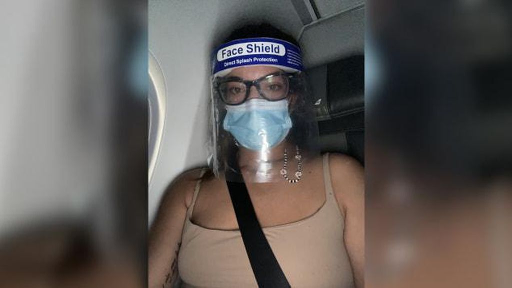 Positif Covid, Wanita Ini Dikarantina 3 Jam di Toilet Pesawat
