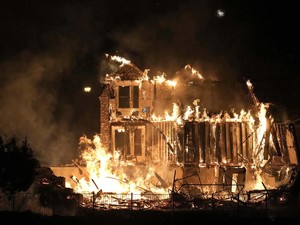 Pengungsi Kebakaran Hutan di Colorado Bergantung dari Bantuan