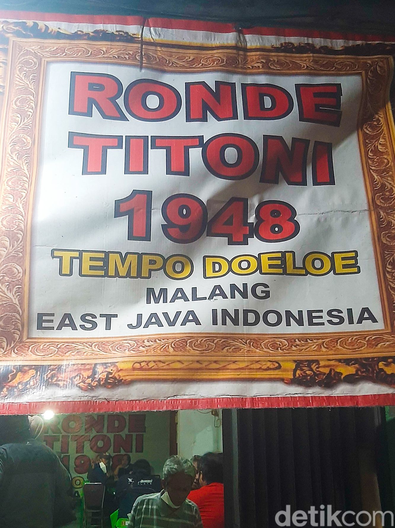Ronde Titoni, Warung Wedang Ronde dan Angsle Legendaris di Malang