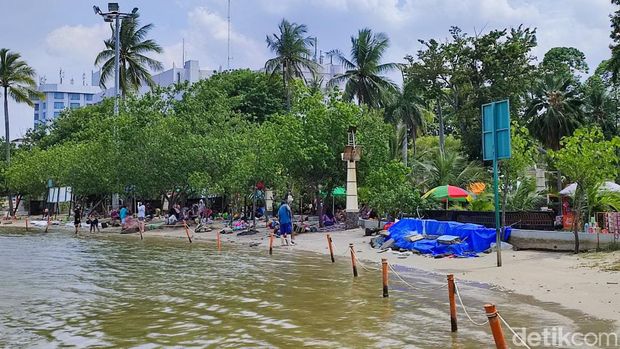 Sebanyak 2.500 orang memasuki kawasan wisata Taman Impian Jaya Ancol di masa libur pergantian tahun. Begini suasananya. (Nahda RU/detikcom)