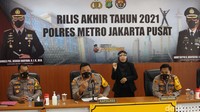 Hengki mengatakan, pada 2021, peredaran narkoba di wilayah Jakpus meningkat drastis. Pasalnya, tahun 2020 di wilayah hukum Jakpus terdapat 26 ribu gram, sementara 2021 sebanyak 771 ribu kilogram, termasuk jaringan internasional.