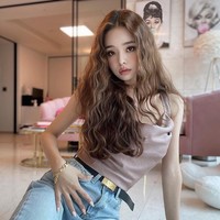 Sejak awal Song Jia sudah menarik atensi penonton. Selain karena visual menawan, Jia juga dikagumi karena kepribadiannya meski ada beberapa yang berpendapat jika ia terlalu percaya diri. Ketika mengenalkan diri di episode pertama, Jia mengaku bahwa dua hal yang mendeskripsikan dirinya adalah cute dan seksi.Foto: Instagram @dear.zia