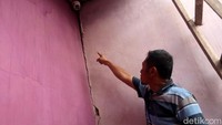 Kerusakan yang dialami pun bervariasi. Tak sedikit warga yang kini tengah memperbaiki rumahnya yang rusak imbas terdampak puting beliung.