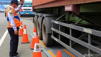 Untuk metode pengukuran beban kendaraan yang digunakan dalam sosialisasi ini menggunakan WIM atau mengukur beban kendaraan yang dilakukan secara non statis atau bergerak.  