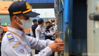 Direktorat Jenderal Perhubungan Darat berkomitmen akan terus berupaya melakukan pengawasan di lapangan dengan melakukan berbagai cara salah satunya dengan menghadirkan kartu BLUe yang kini berbentuk smartcard  yang di dalamnya memuat semua data kendaraan di kartu tersebut.