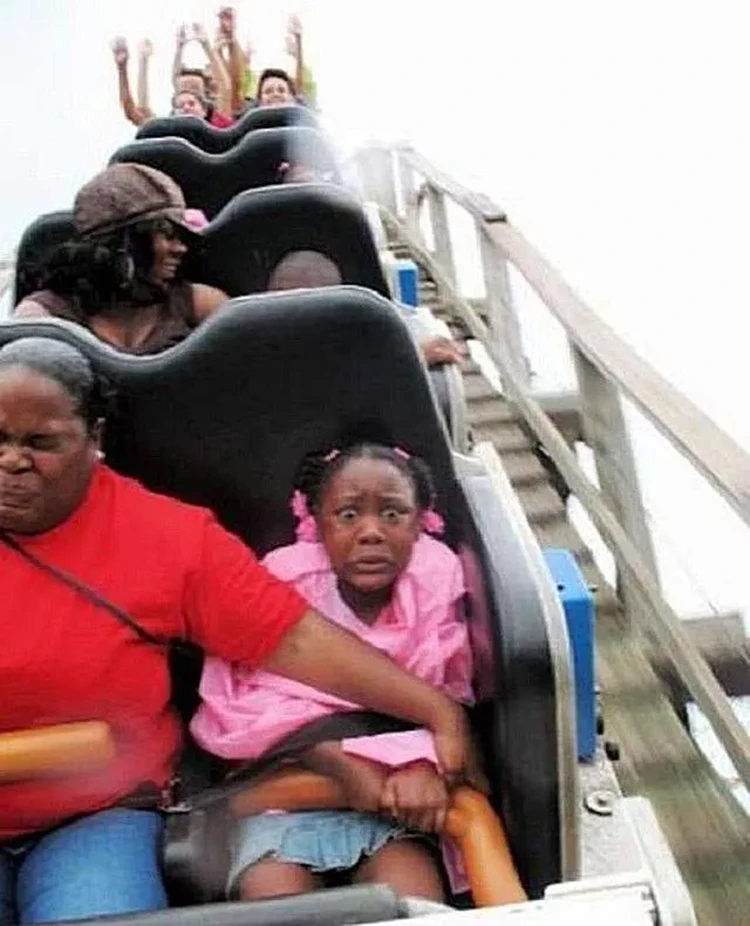 19 Ekspresi Lucu Banget Ketika Naik Roller Coster 19 Ekspresi Lucu Banget Ketika Naik Roller Coster