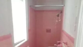 Kamar mandi atau gang rumah? Foto: (liveabout).