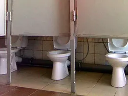 Bermacam Kegagalan Kocak Desain Kamar Mandi, Berani Coba?