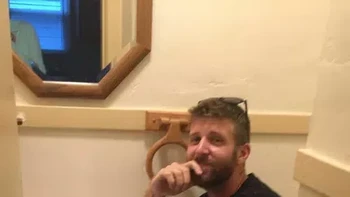 Ini yang disebut wastafel seperti meja. Foto: (liveabout).