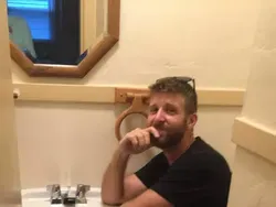 Bermacam Kegagalan Kocak Desain Kamar Mandi, Berani Coba?