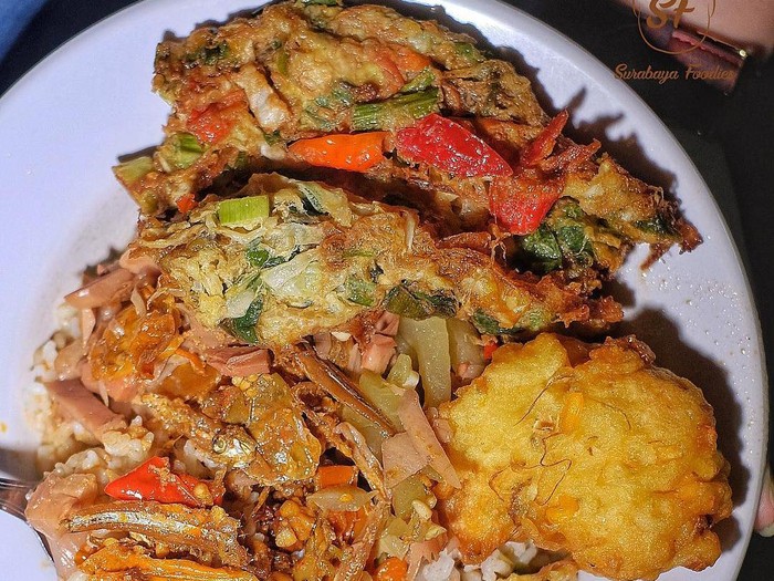 5 Kuliner Malam Jogja, Bisa Makan Enak dan Murah Hingga Dini Hari 5 Kuliner Malam Jogja, Bisa Makan Enak dan Murah Hingga Dini Hari