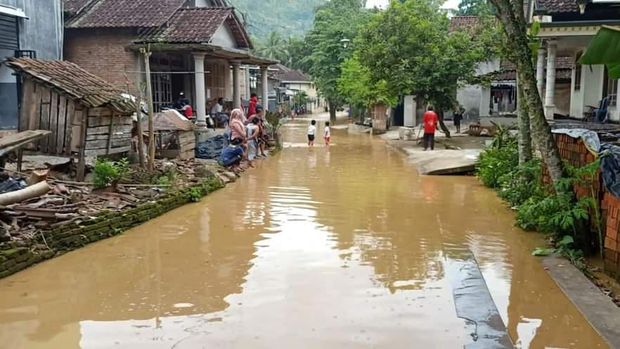 Banjir dan Longsor Terjang Trenggalek