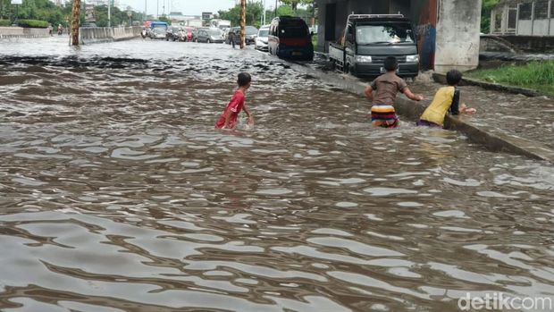 Banjir di Jalan Kaligawe-Terboyo, 1 Januari 2021