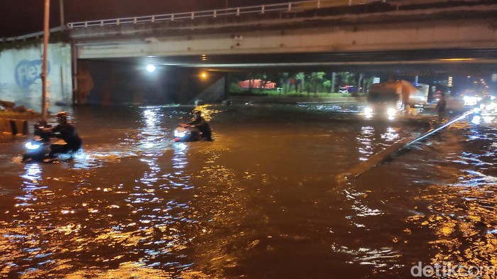 Banjir di Jalan Kaligawe-Terboyo, 1 Januari 2021