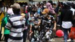 Kebun Binatang Ragunan Ramai Dikunjungi Warga