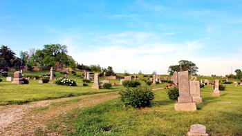 Stull, Kansas. Daerah ini terkenal sejak 1970-an sebagai kota yang kerasukan kekuatan iblis. Banyak yang mengklaim bahwa gerbang neraka terletak di daerah tersebut. Foto: via Fodors