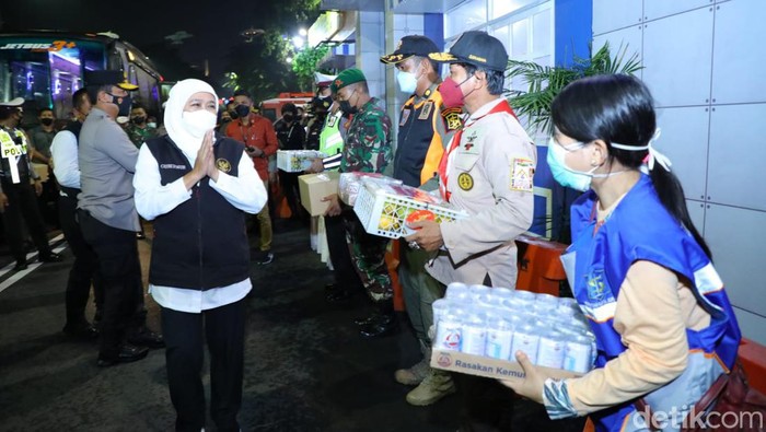 Gubernur Khofifah Indar Parawansa bersama jajaran Forkopimda Jatim meninjau beberapa pos pantau menjelang pergantian tahun. Peninjauan dilakukan di Surabaya.