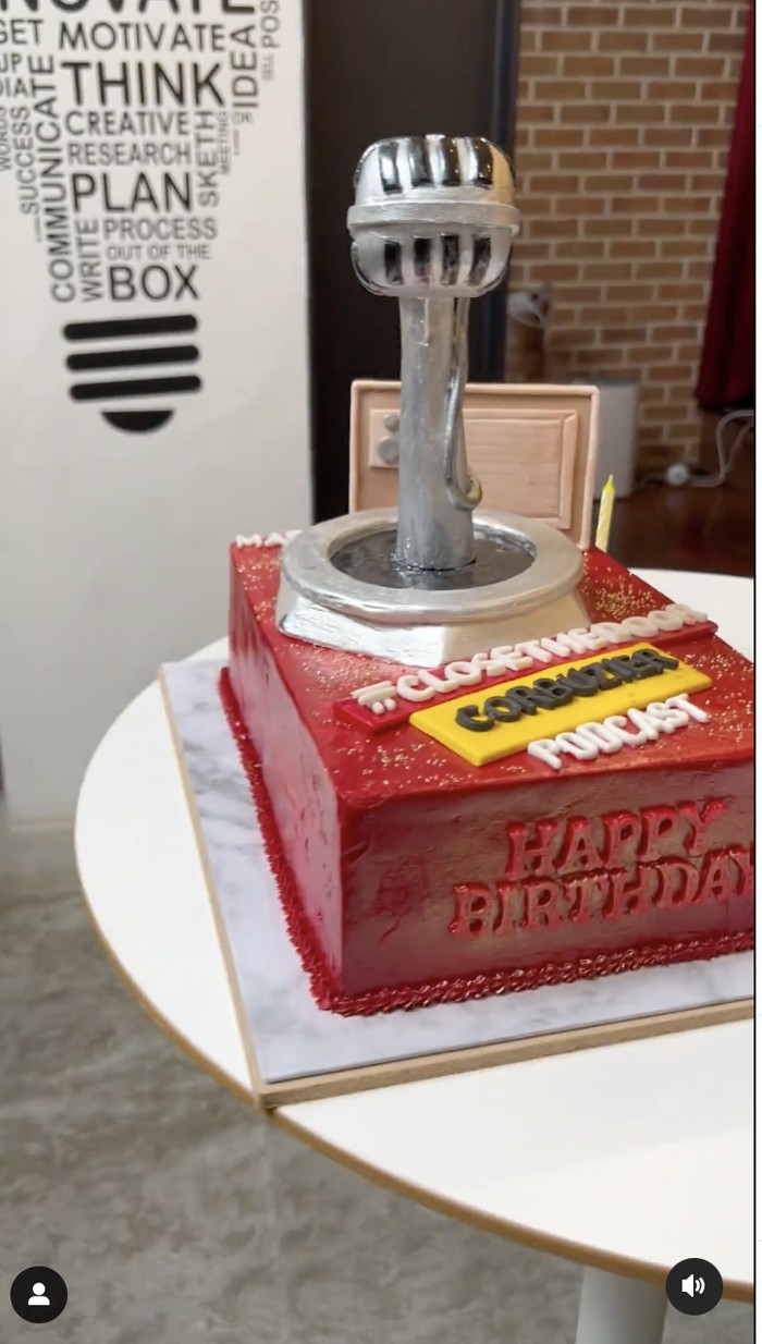 Kemeriahan Ultah Ivan Gunawan dan Deddy Corbuzier, Ada Kue Keren!