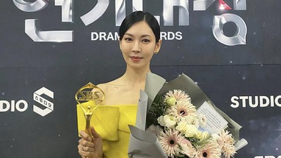 Gaya 8 Artis Korea di SBS Drama Awards, Kim So Yeon Bawa Pulang Daesang